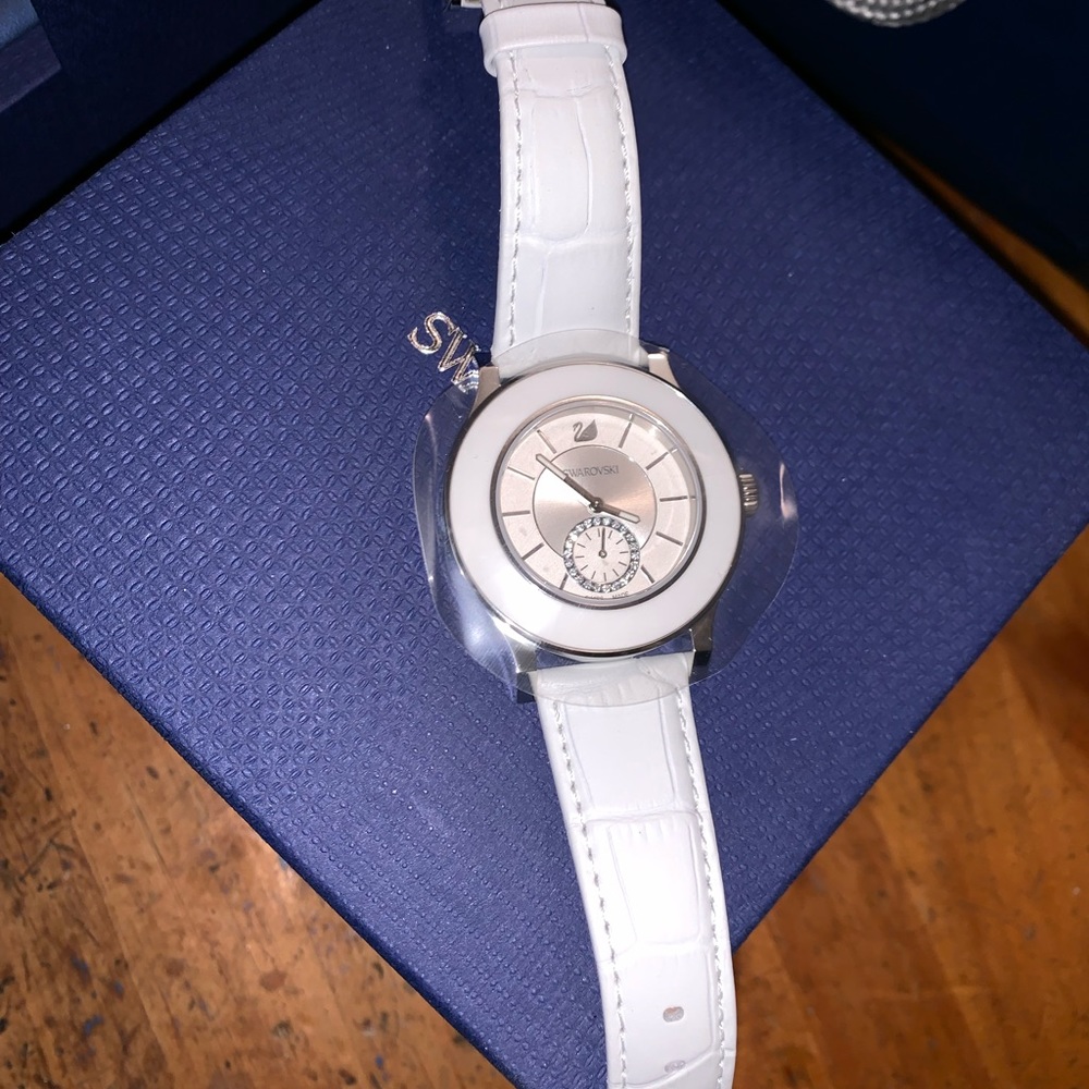 🆕 RETIRED Swarovski Octea Watch